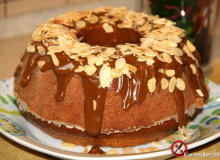 Babka kajmakowa z prażonymi migdałami