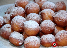 Mini pączki z serkiem ricotta